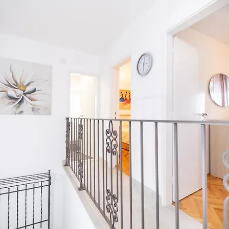 Stela アパート コルチュラ