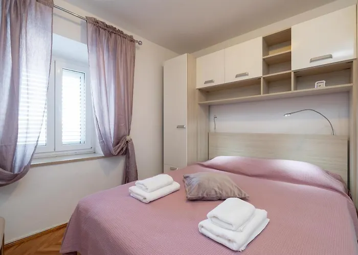 Stela Apartament *