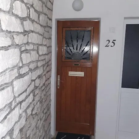 Apartment Stela